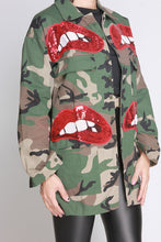 Load image into Gallery viewer, Red Lips Sequins Camo Jacket
