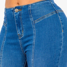 Load image into Gallery viewer, Plus Size Stretchy Flare Jean
